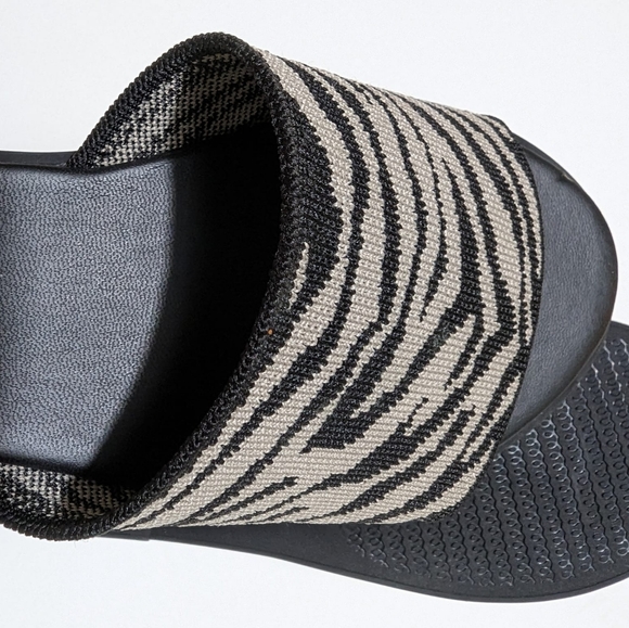 Rothy's The Slide Zebra Animal Stripes Slip On Sandals - Picture 2 of 16